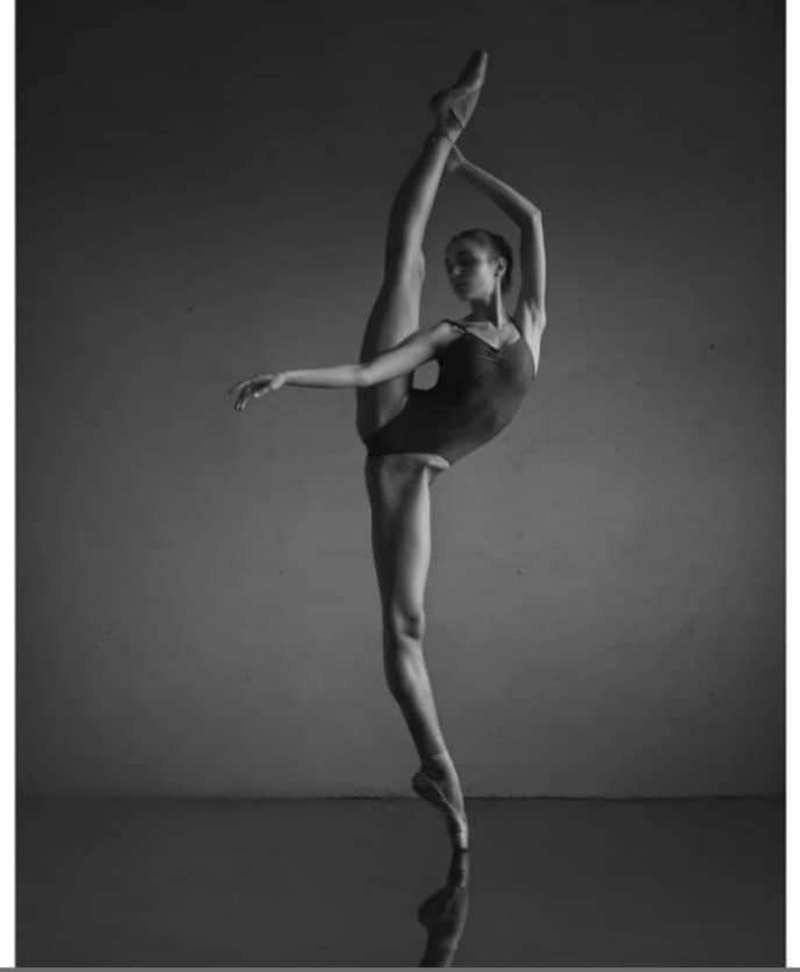 Anastasia Uglova by Yevgeniy Repiashenko