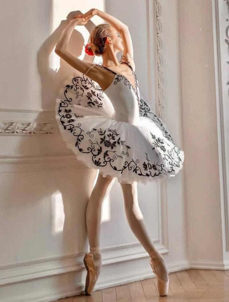 Anastasia Ostapenko by Alina Khanko