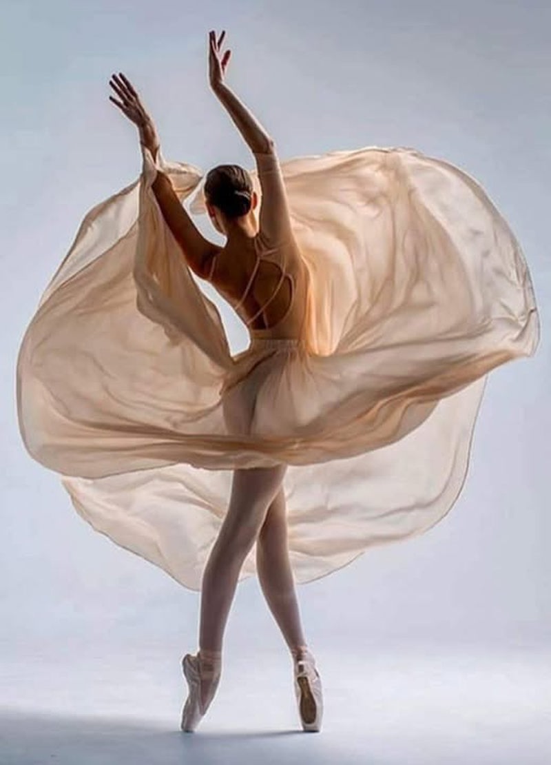 Anastasia Ptushkina by Alina Khanko