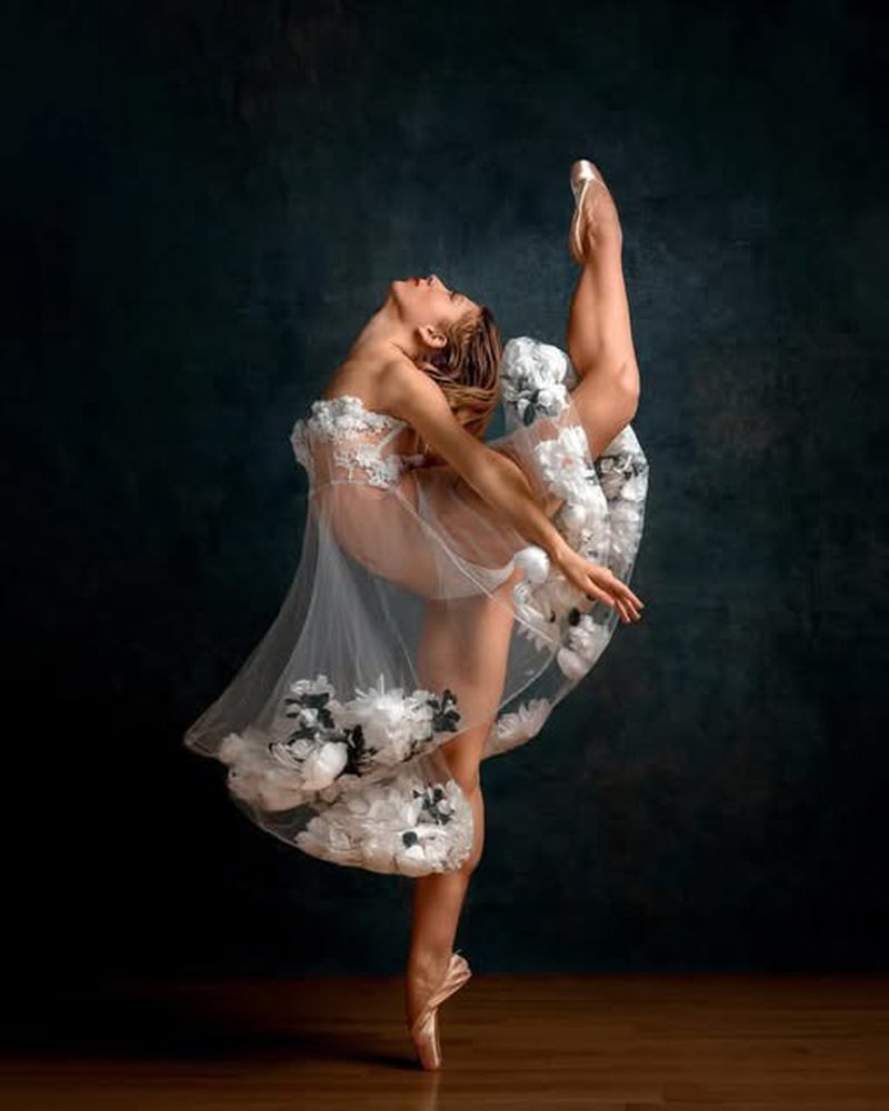 Anna L Russel