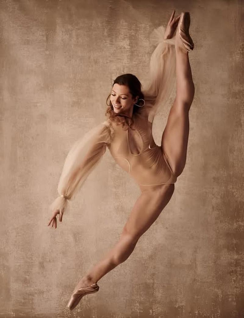 Anna L Russel