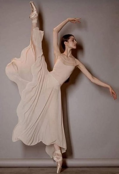 Basia Rhoden by Darian Volkova