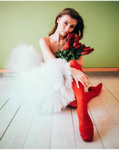 Darya Ustyuzhanina by Tonya Ekimova