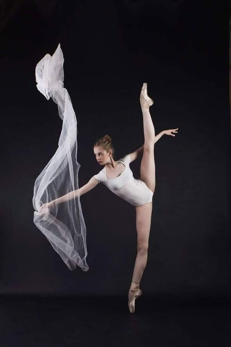 Ekaterina Kuzmicheva by Irina Yakovleva