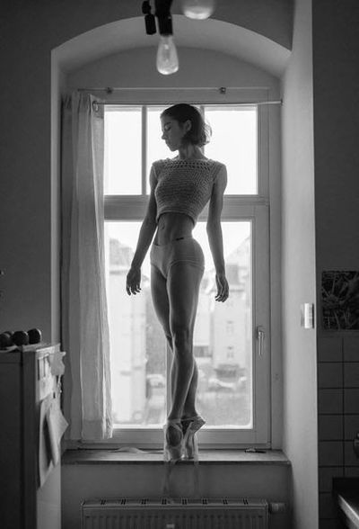 Ellen Makela by Balletphotography