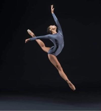 Gabrielle Salvatto by Steven Vandervelden