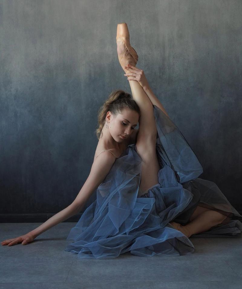 Julia Lukyanenko by Daria Chenikova