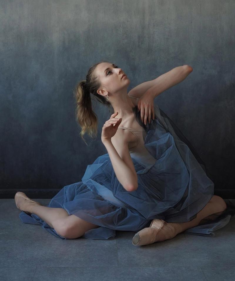 Julia Lukyanenko by Daria Chenikova