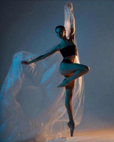 Julia Lukyanenko by Natalia Sleta