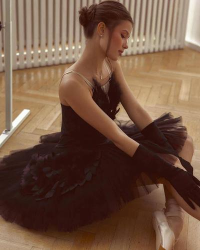 Kira Dmitrieva by Galina Seregina