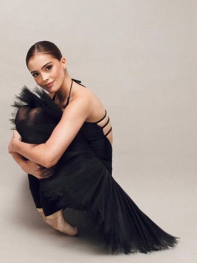 Laura Vaz by Pedro Leao
