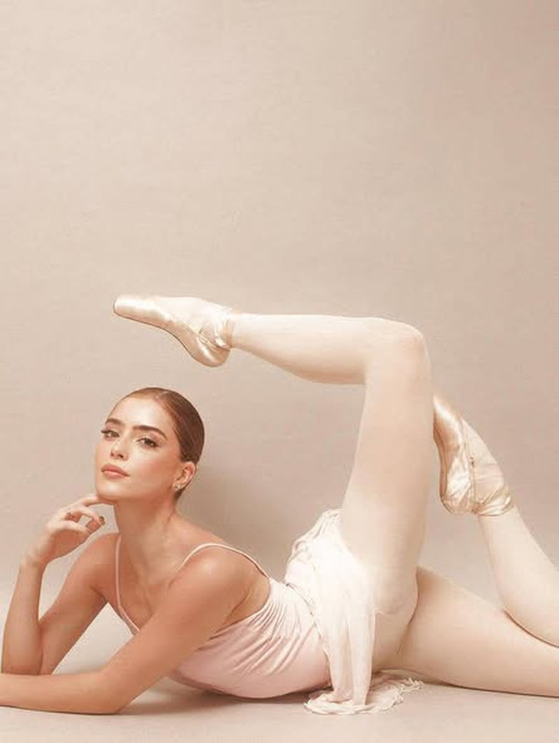 Laura Vaz by Pedro Leao