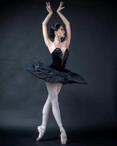 Lusi Savenko by Alina Khanko