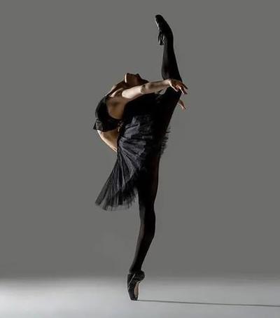 Madison Penney by Eva Nys