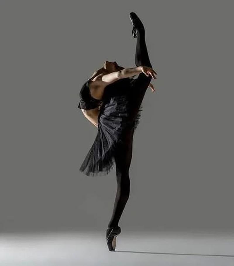 Madison Penney by Eva Nys