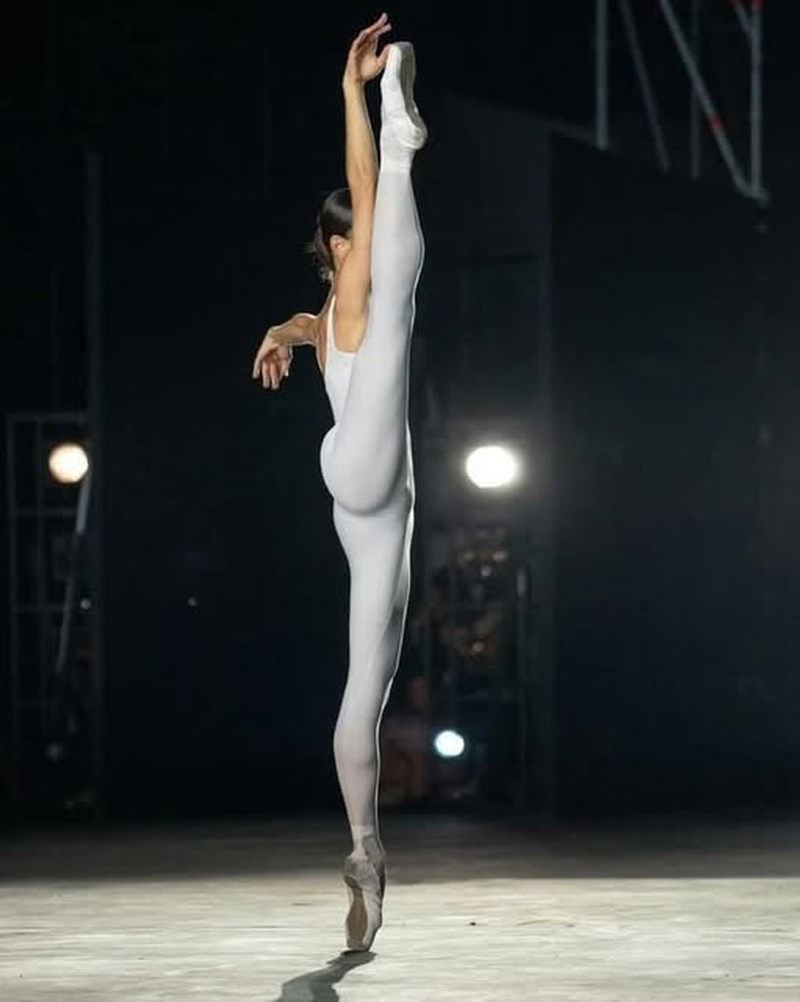 Nicoletta Manni by Andre Uspenski