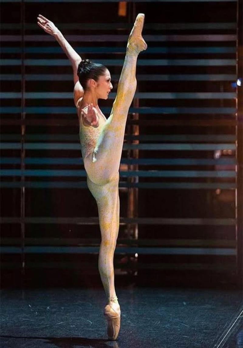 Robyn Hendricks by Lynette Wills