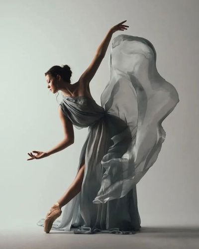 Vanessa Childress by Darian Volkova