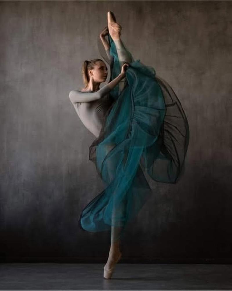 Yulia Lukyanenko by Daria Chenikova